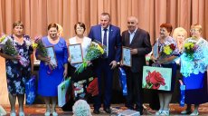 В Тетюшах работники образования получили подарки от профсоюза