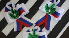 В Зеленодольском районе изготовили броши в виде символа профсоюза образования