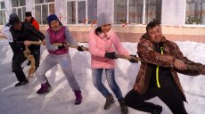 Педагоги состязались в силе и скорости