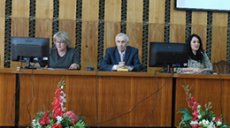 Зарплата обслуживающего персонала в образовательных учреждениях очень низкая