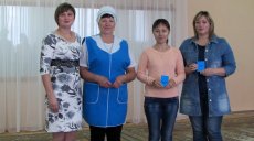 Сотрудникам «Сказки» вручили профсоюзные билеты