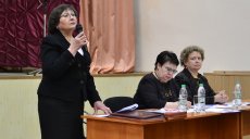 Соглашение позволяет сохранять льготы работникам образования