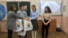 Молодые педагоги провели профсоюзные уроки и приняли участие в акции "Поздравь учителя-ветерана"