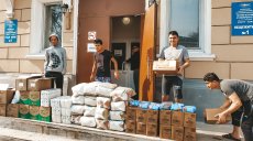 В студенческие общежития доставляют продукты