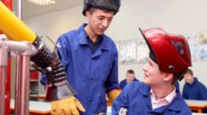 С 1 сентября кураторы групп колледжей и техникумов будут получать выплату 5 тысяч рублей