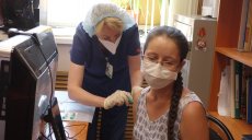 От коронавируса прививают работников КНИТУ