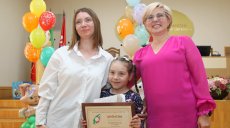 Юные художники получили подарки от профсоюза