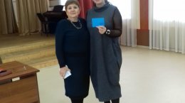 В Тетюшах сотрудникам колледжа вручили профсоюзные билеты