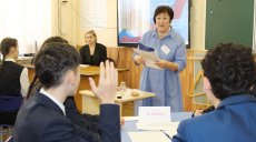 Ветераны-педагоги Казани получили путевки в круиз по Волге от профсоюза